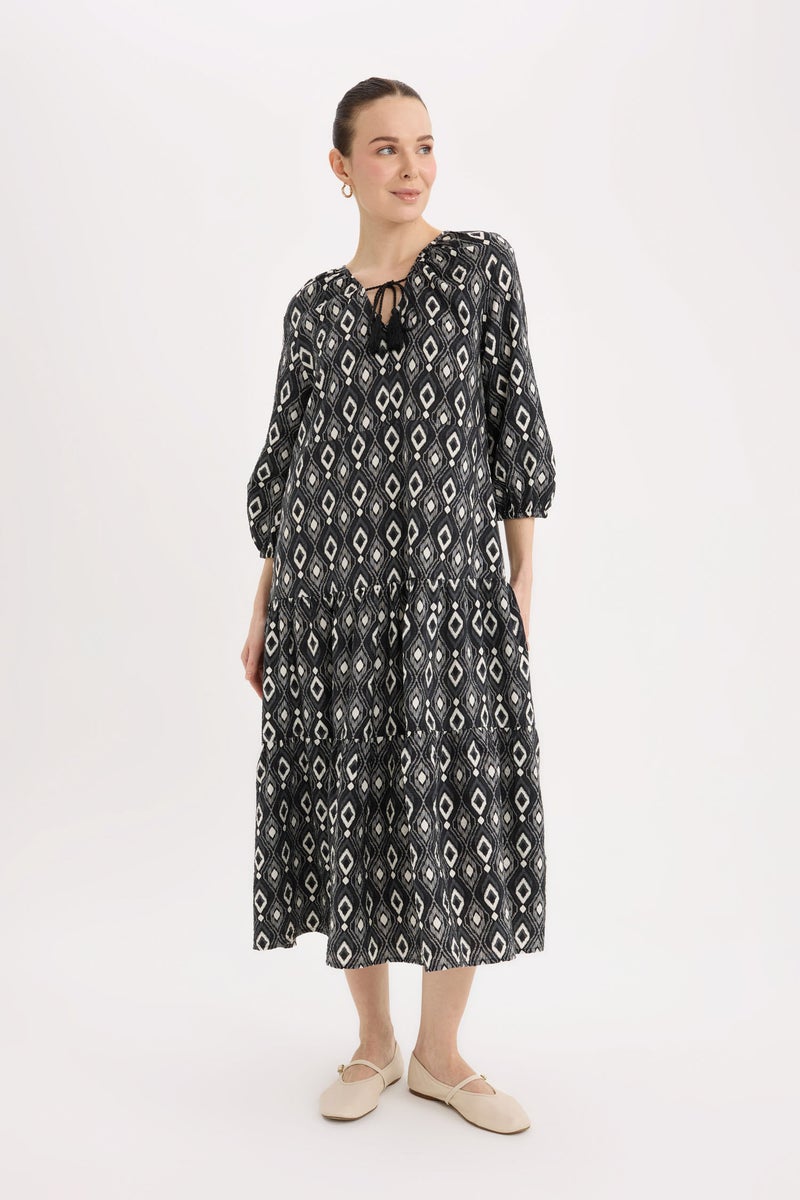 DeFacto Woman A Cut V Neck Dress  - Image 3
