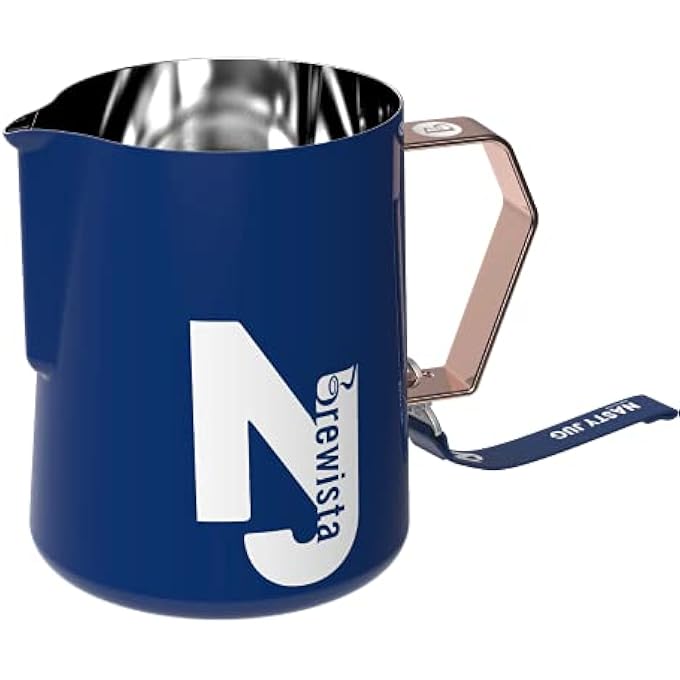 برويستا إبريق رغوة الحليب Nasty Jug سعة 600 مل، أداة باريستا لاتيه آرت من Irvine Quek، مقبض مريح من الفولاذ المقاوم للصدأ - Image 1