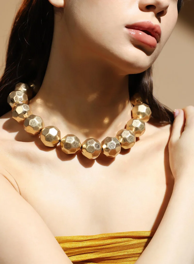 SOHI SOHI Women's The Hammered Collar Necklace For Evening Wear | California  Colour | Alloy Material | Lobster Clasp Closure | Metallic Necklace | Collar Necklace For Women & Girls