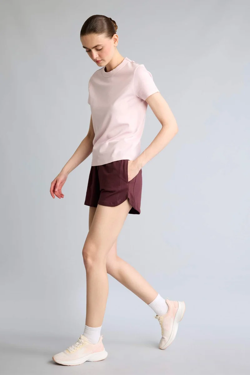 ديفاكتو Short Leg Shorts
