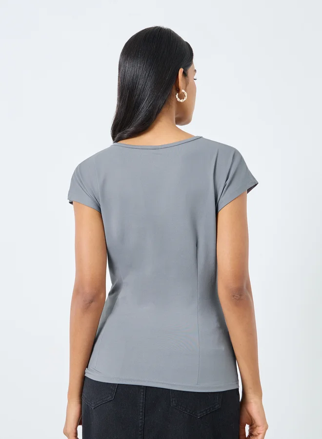 تايك تو تيشيرت سادة بأكمام كيب