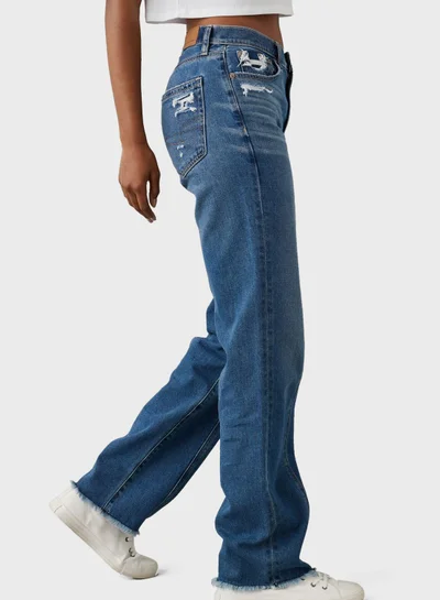 American Eagle Ripped Straigh Fit Jeans