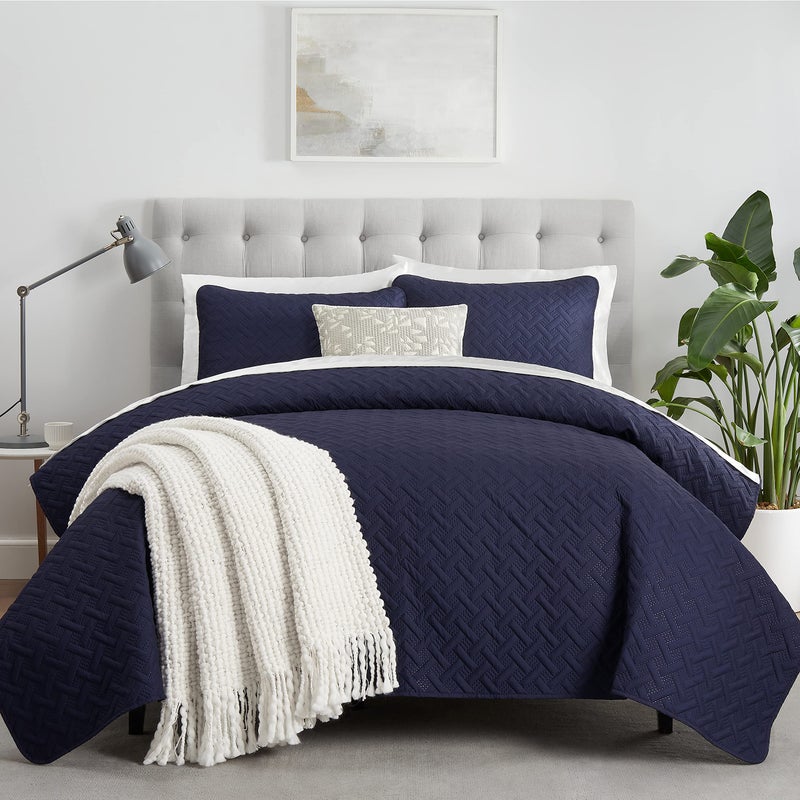 Serta ComfortSure Soft 3Piece King Cal King Quilt Bedding Set Includes BedspreadCoverlet and Pillow Shams Bedding for All Seasons Machine Washable Navy