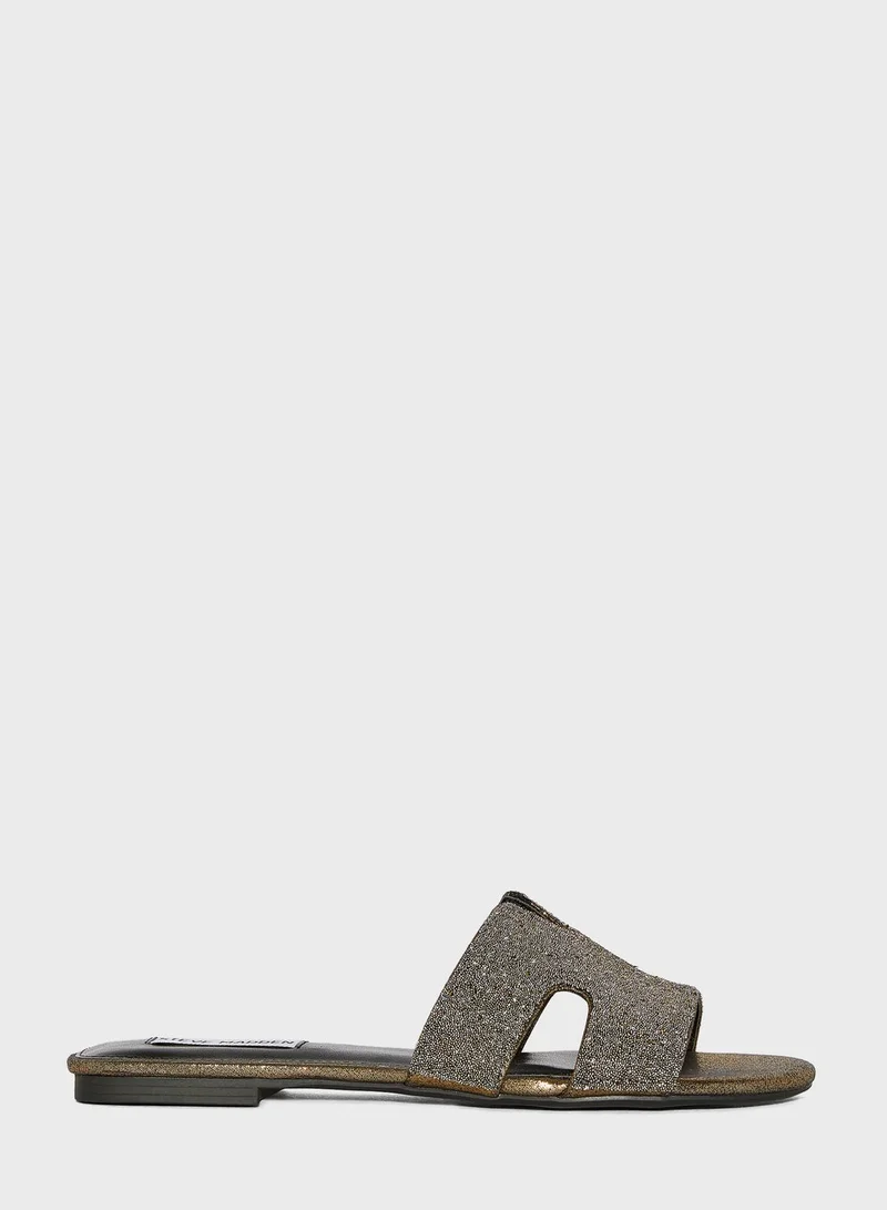 STEVE MADDEN Harlow-C Flat Sandal