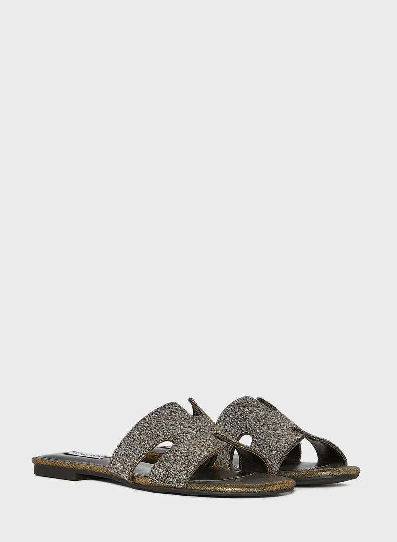 STEVE MADDEN Harlow-C Flat Sandal