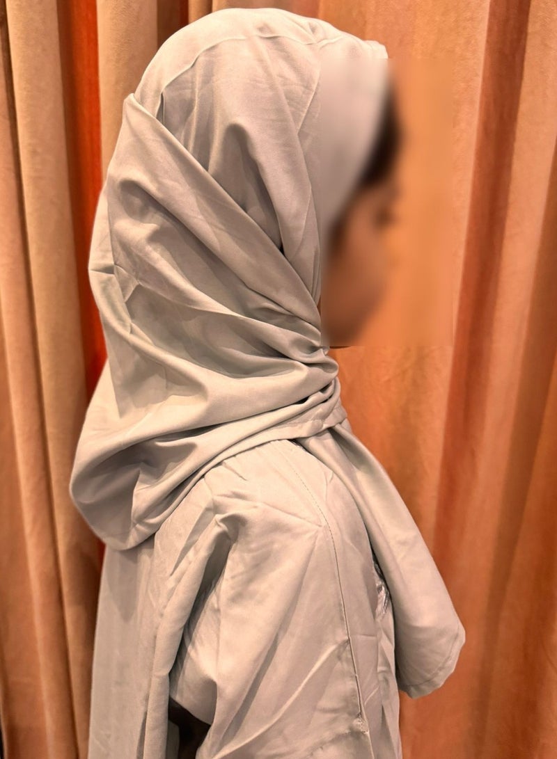 شرشف صلاة فاخر، ناعم ومطرز بلمسات ورود أنيقة، مع حجاب مدمج وتغطية كاملة لمظهر محتشم وراحة مثالية، بمقاس واحد يناسب الجميع - Image 1