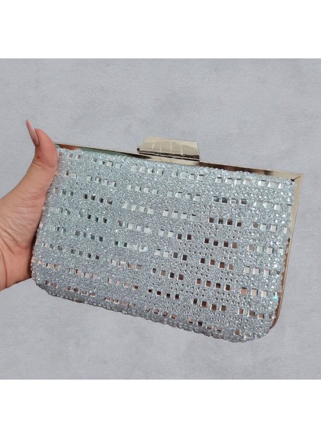 Women’s Silver Crystal Evening Clutch with Chain – Elegant Design for Parties - Image 1
