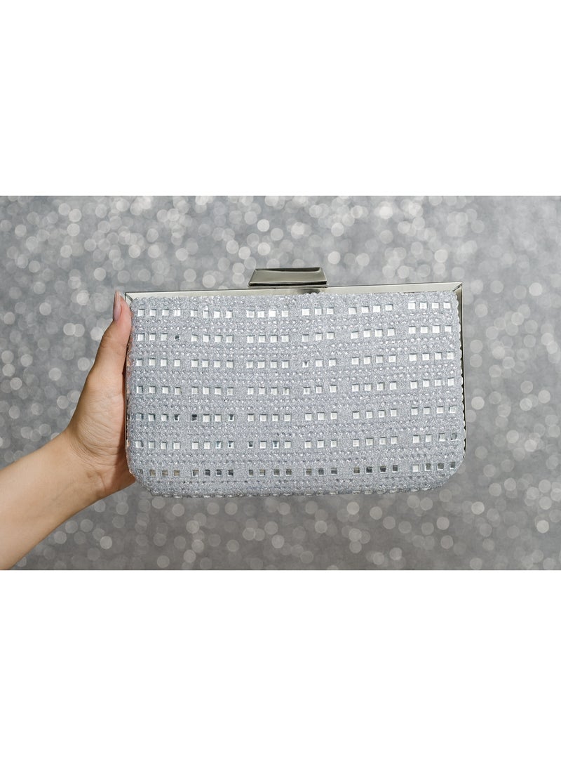Women’s Silver Crystal Evening Clutch with Chain – Elegant Design for Parties - Image 2