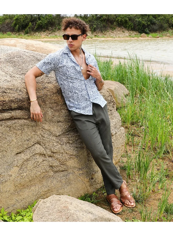 Campus Sutra Men's Cream White & Indigo Blue Contrast Hazy Shirt For Casual Wear | Spread Collar | Short Sleeve | Button Closure | Shirt Crafted With Comfort Fit For Everyday Wear