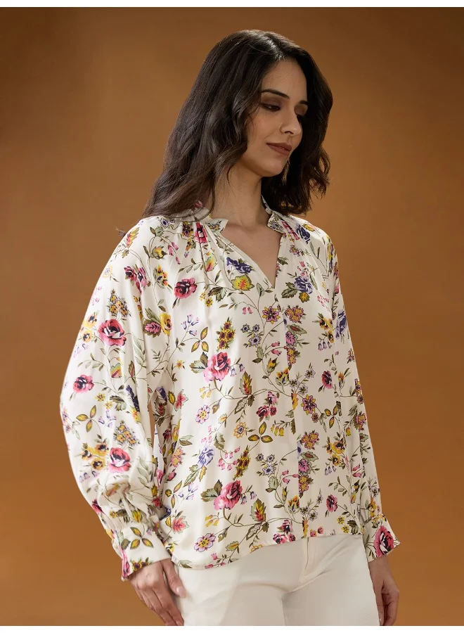 globus Women White Allover Floral Print V-Neck Reglan Sleeves Top