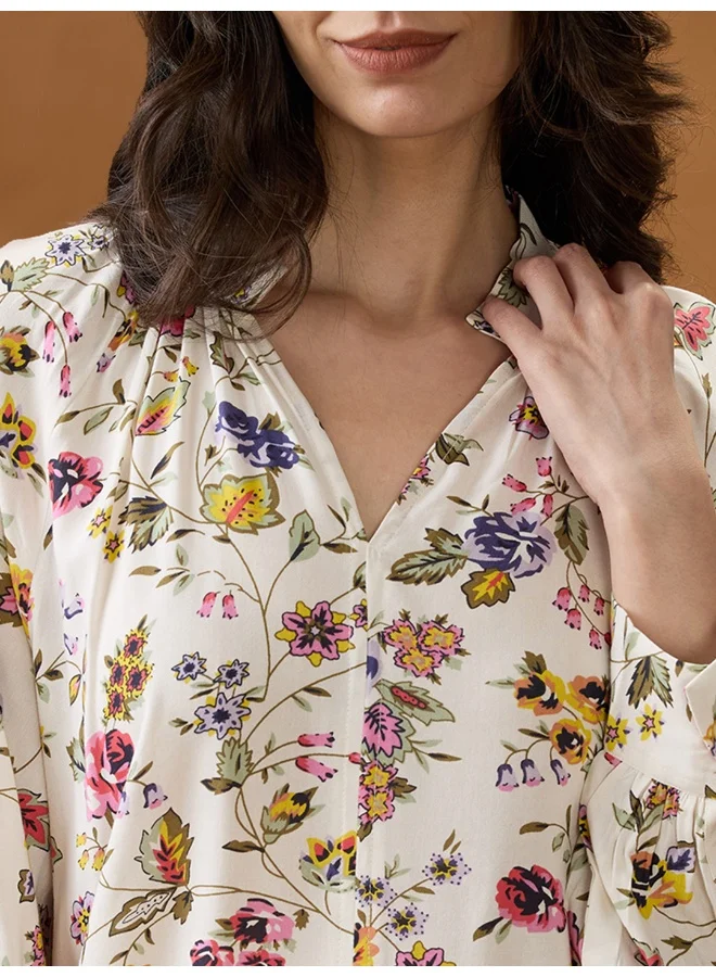 globus Women White Allover Floral Print V-Neck Reglan Sleeves Top