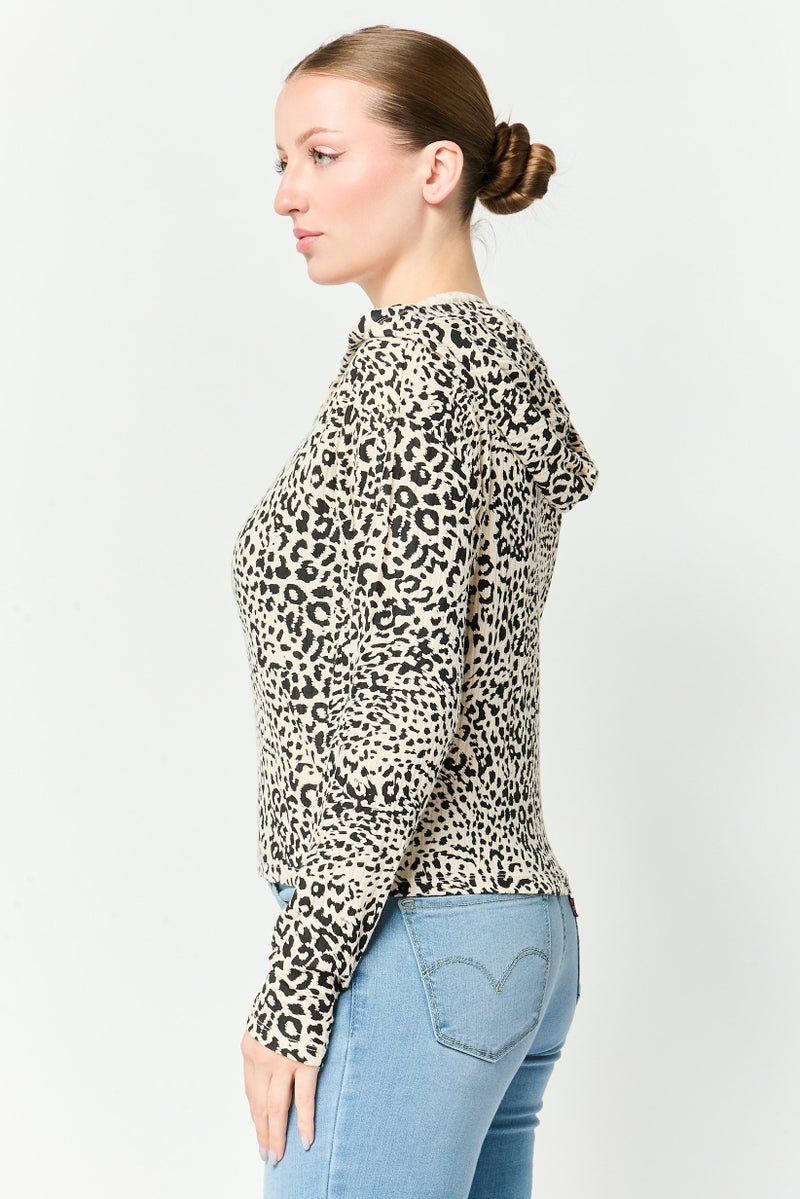 UNDIZ Women Hooded Animal Print Long Sleeve Top, Multicolor - Image 3