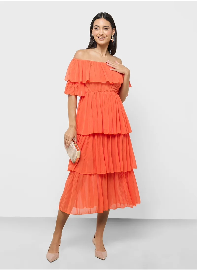 ايلا Off Shoulder Pleated Dress