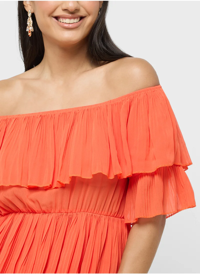 ايلا Off Shoulder Pleated Dress