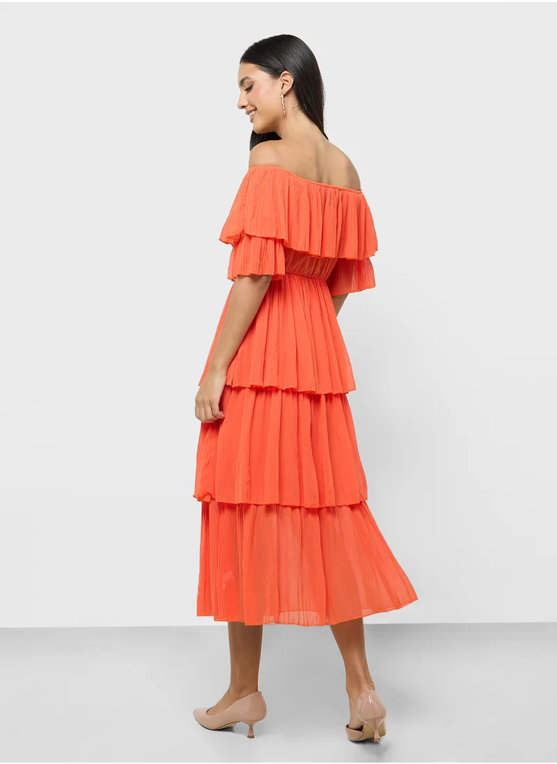 ايلا Off Shoulder Pleated Dress