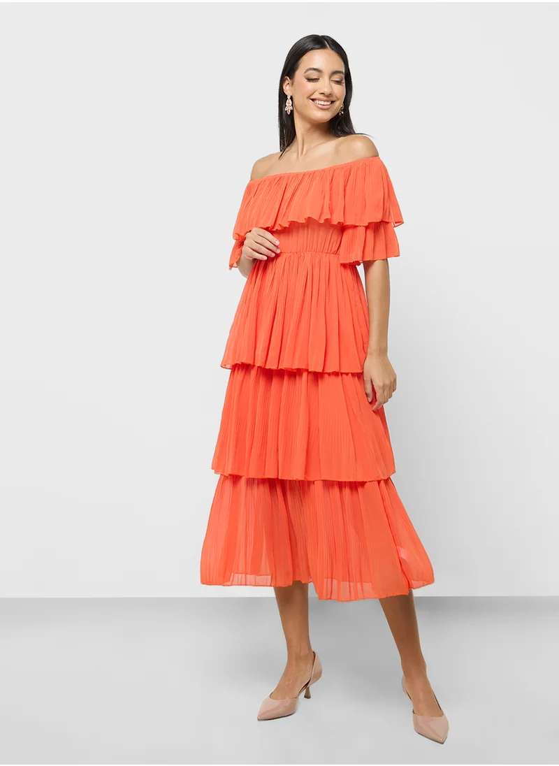 ايلا Off Shoulder Pleated Dress