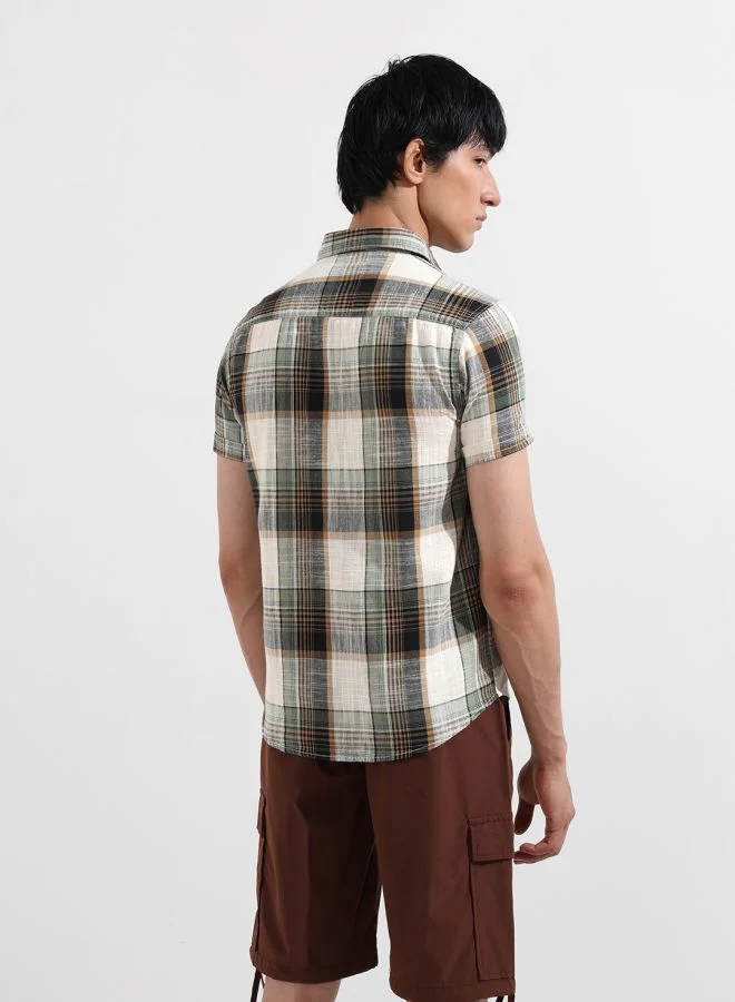 The Indian Garage Co Men Slim Fit Checked Cutaway Collar Half Sleeves Shirt