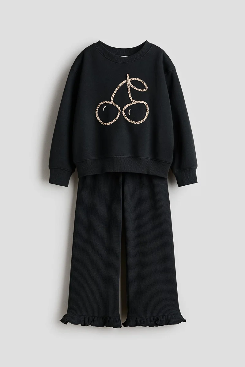 اتش اند ام طقم من قطعتين بتفاصيل زخرفية