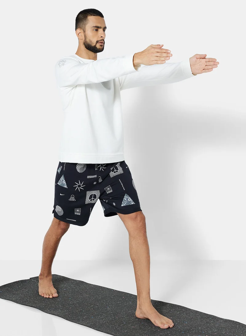 Nike Yoga Therma-FIT Graphic Fleece Shorts