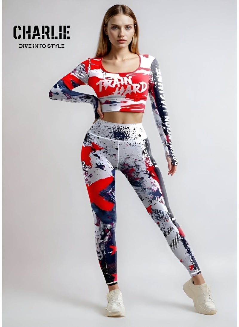 شارلي طقم رياضي نسائي حصري مكون من قطعتين - توب رياضي قصير مطبوع باللونين الأحمر والأبيض وبنطال ضيق بخصر عالٍ - ملابس رياضية، ملابس رياضية، يوغا وملابس رياضية - مقاس متوسط - الكمية محدودة - Image 2
