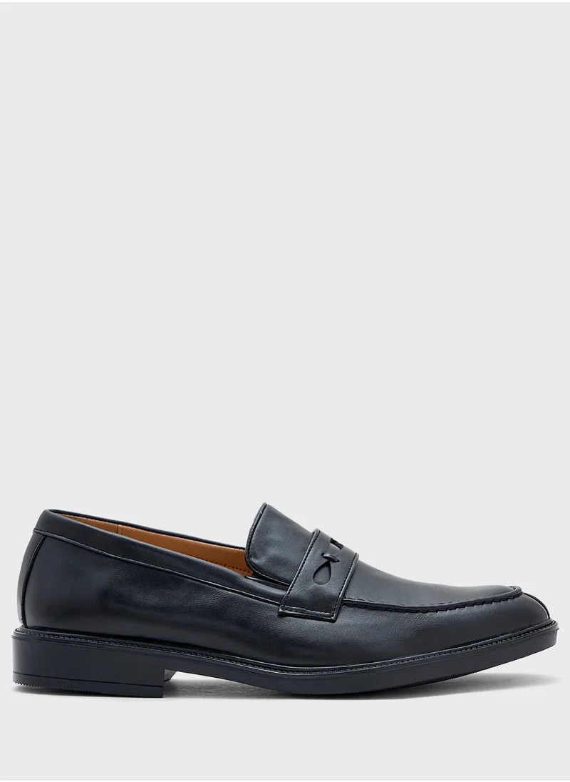 Robert Wood Saddle Detail Formal Loafers