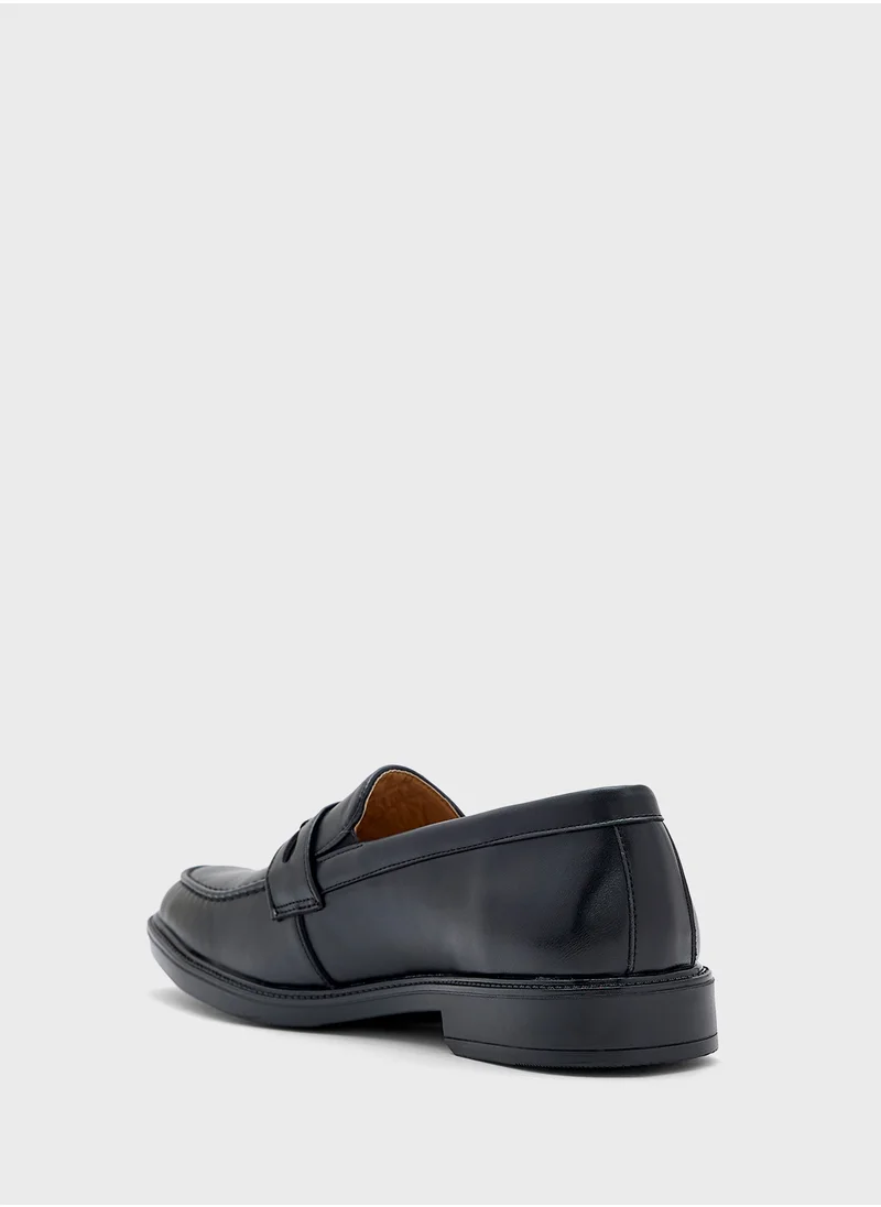 Robert Wood Saddle Detail Formal Loafers