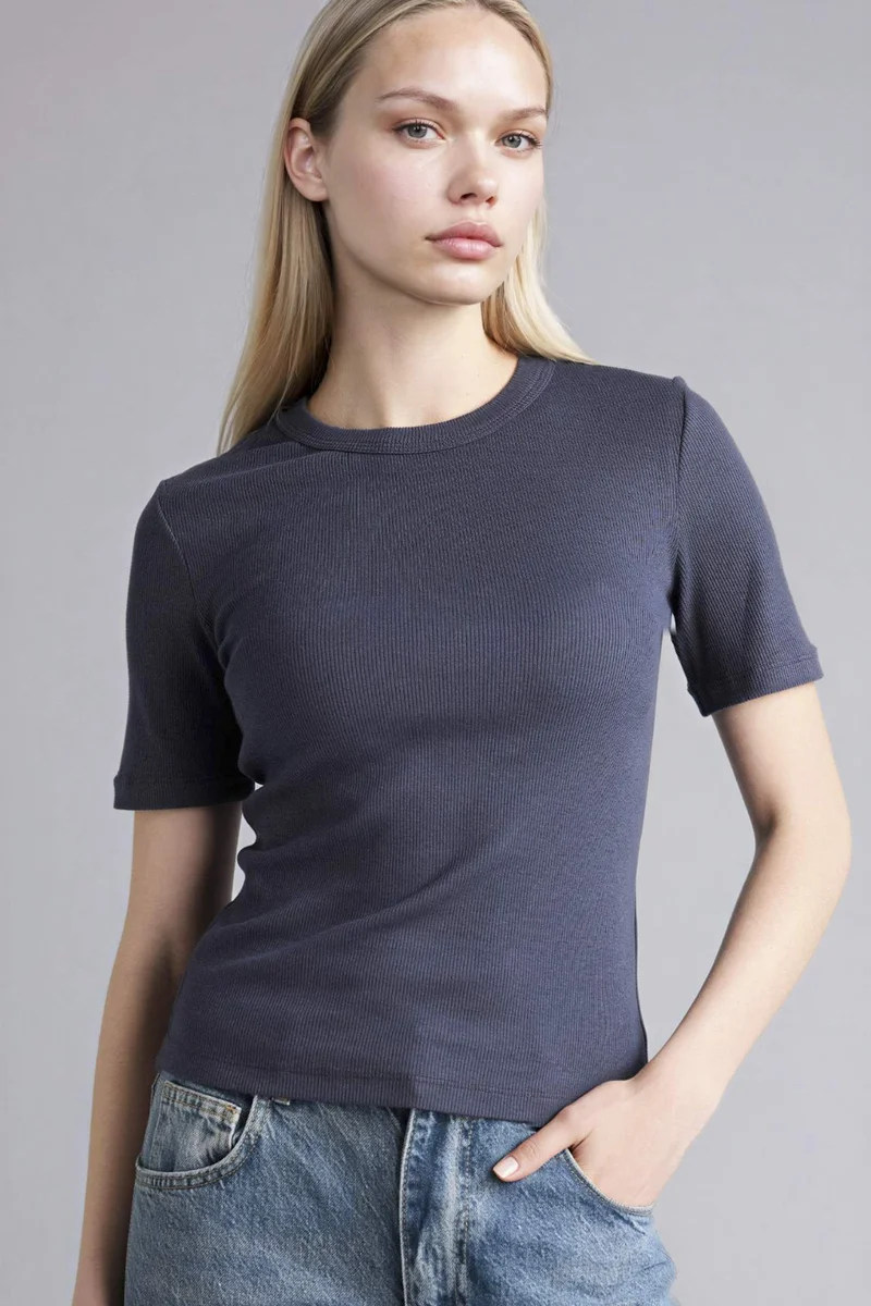 ديفاكتو Slim Fit Basic Ribbed T-Shirt