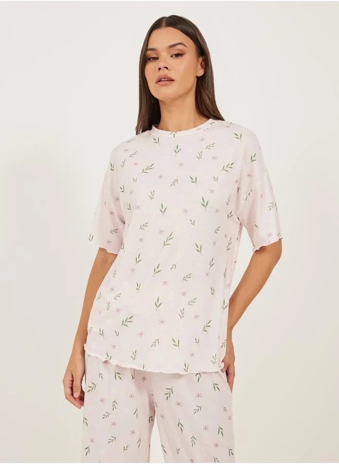 Styli Floral Print Lettuce Edge Hem T-Shirt and Capri Pyjama Set