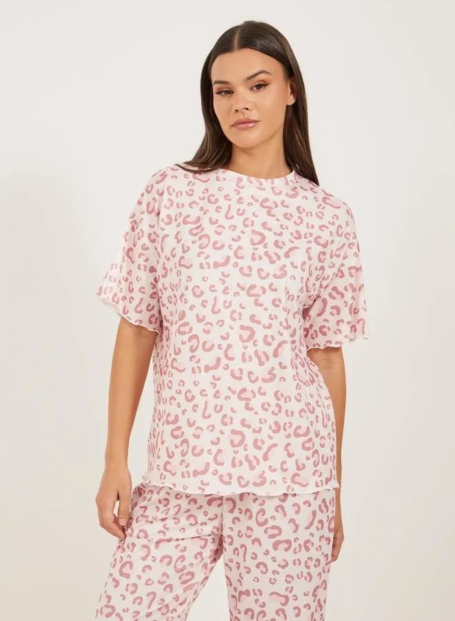 Styli Styli Leopard Print Lettuce Edge Hem T-Shirt and Capri Pyjama Set