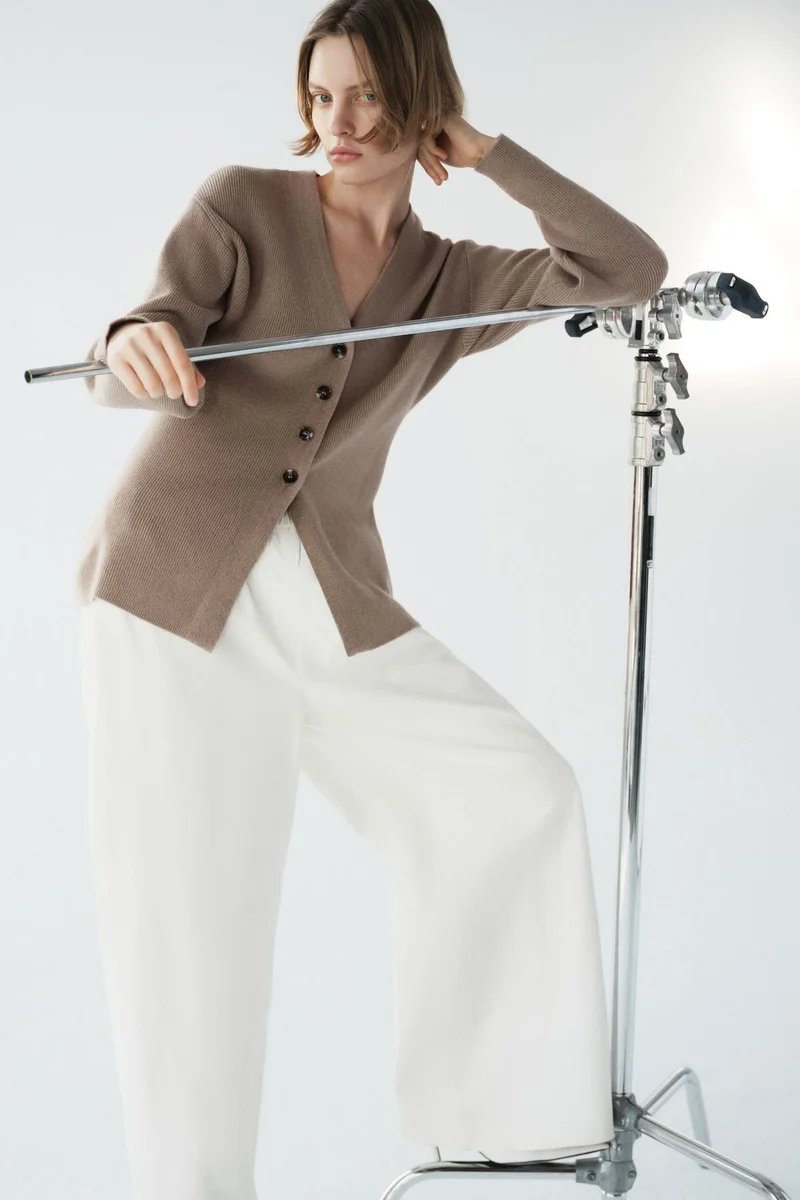 اتش اند ام كارديغان بتصميم محدد عند الخصر