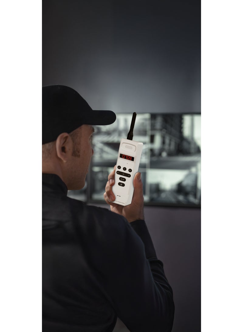 LEVELO Revolt 20000mAh Walki Talki Power Bank with Type-C Input/Output / 1.5km Communication Range / LED Display / Voice Recorder / Safety Protection - White - Image 4