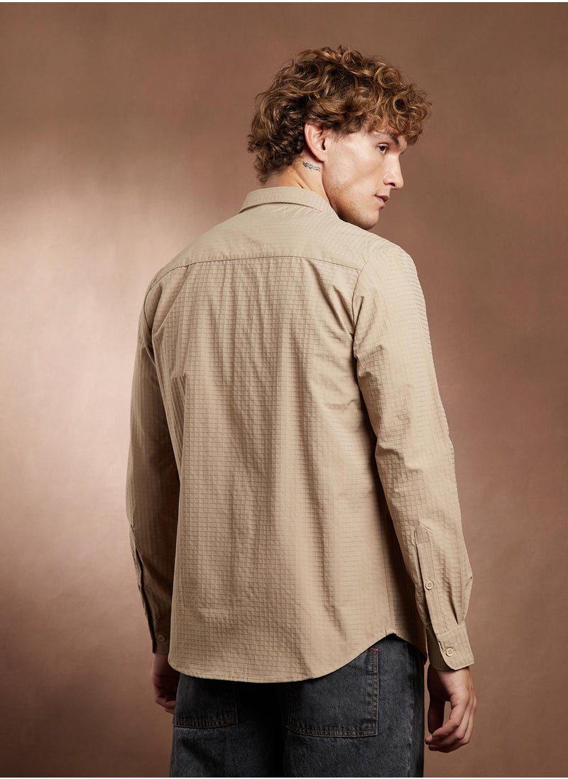 Campus Sutra Campus Sutra Men's Sand Beige Grid-Utility Shirt For Casual Wear | Spread Collar | Long Cuffed Sleeves | Button Closure | Shirt Crafted With Comfort Fit For Everyday Wear  - Image 5