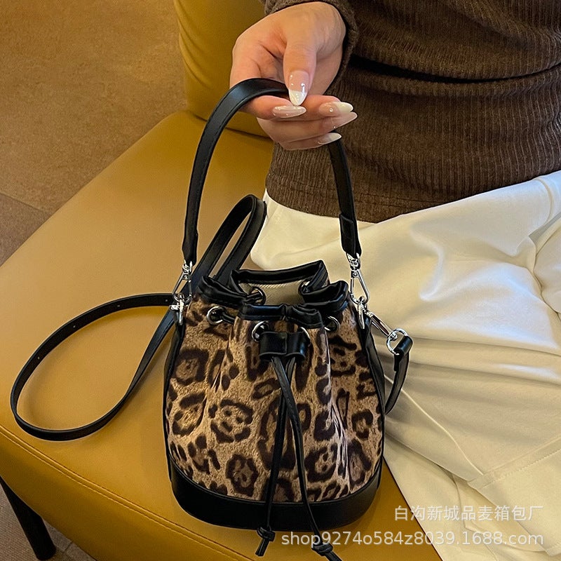 Style Simple Retro Shoulder Handbag Leopard Print Drawstring Fashionable Niche Design Crossbody Underarm Bucket Bag - Image 5