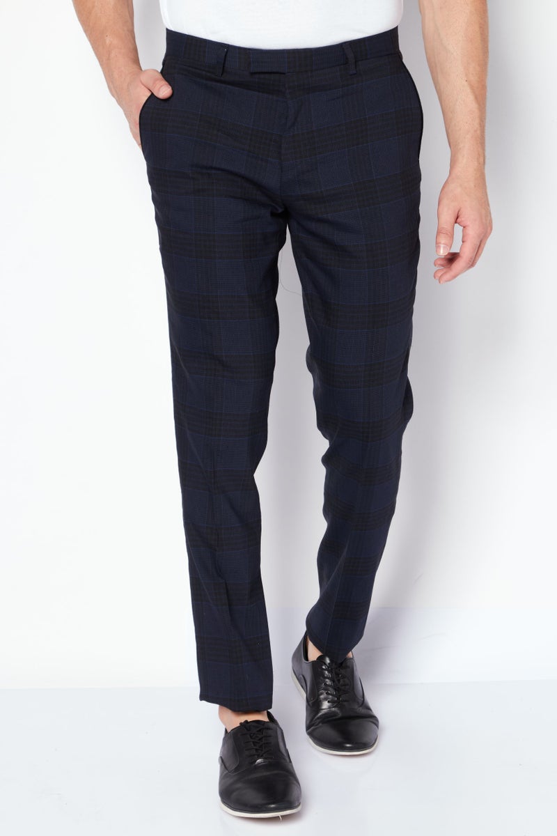 Twisted Tailor بنطال رجالي بقصة عادية، لون كحلي - Image 1