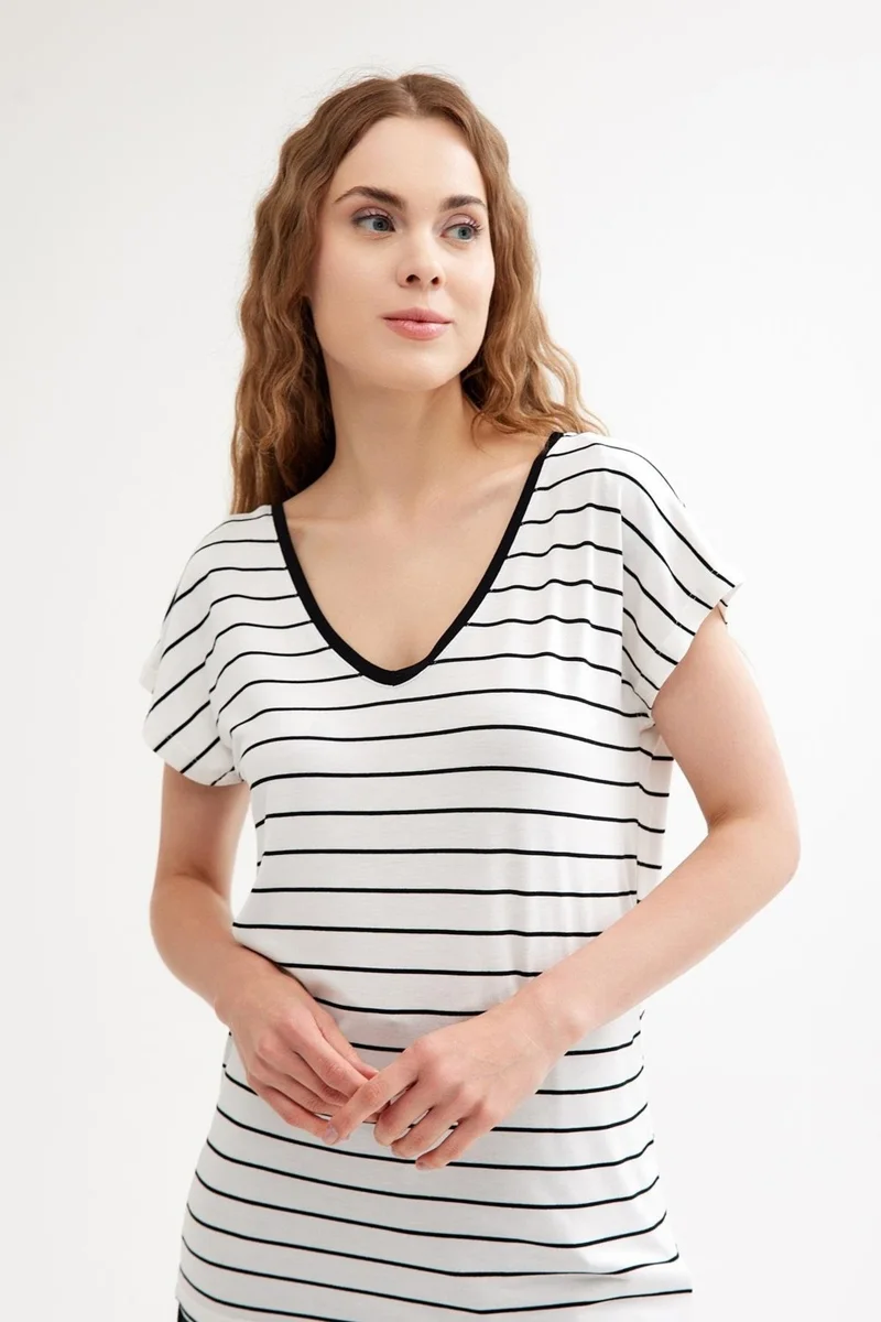 كوتن كونسيبت Front and Back V-Neck Basic Cotton T-Shirt