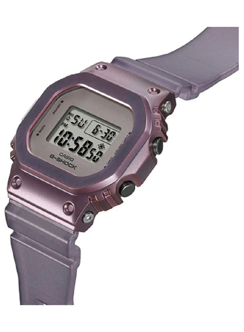 CASIO ساعة كاسيو للرجال جي-شوك رقمية مغطاة بمينا رمادي وسوار راتنج GM-S5600MF-6DR. - Image 2