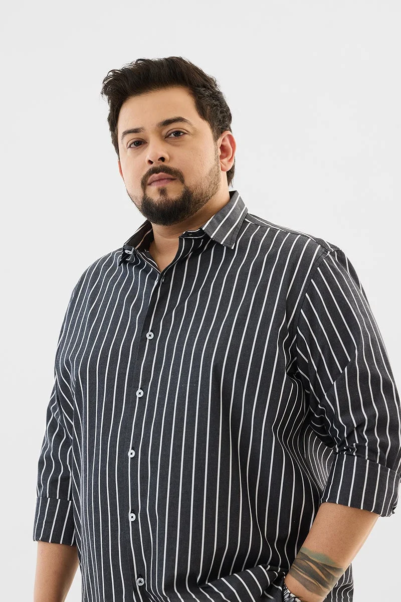 سنيتش قميص قطني % مقلم بمقاس كبير