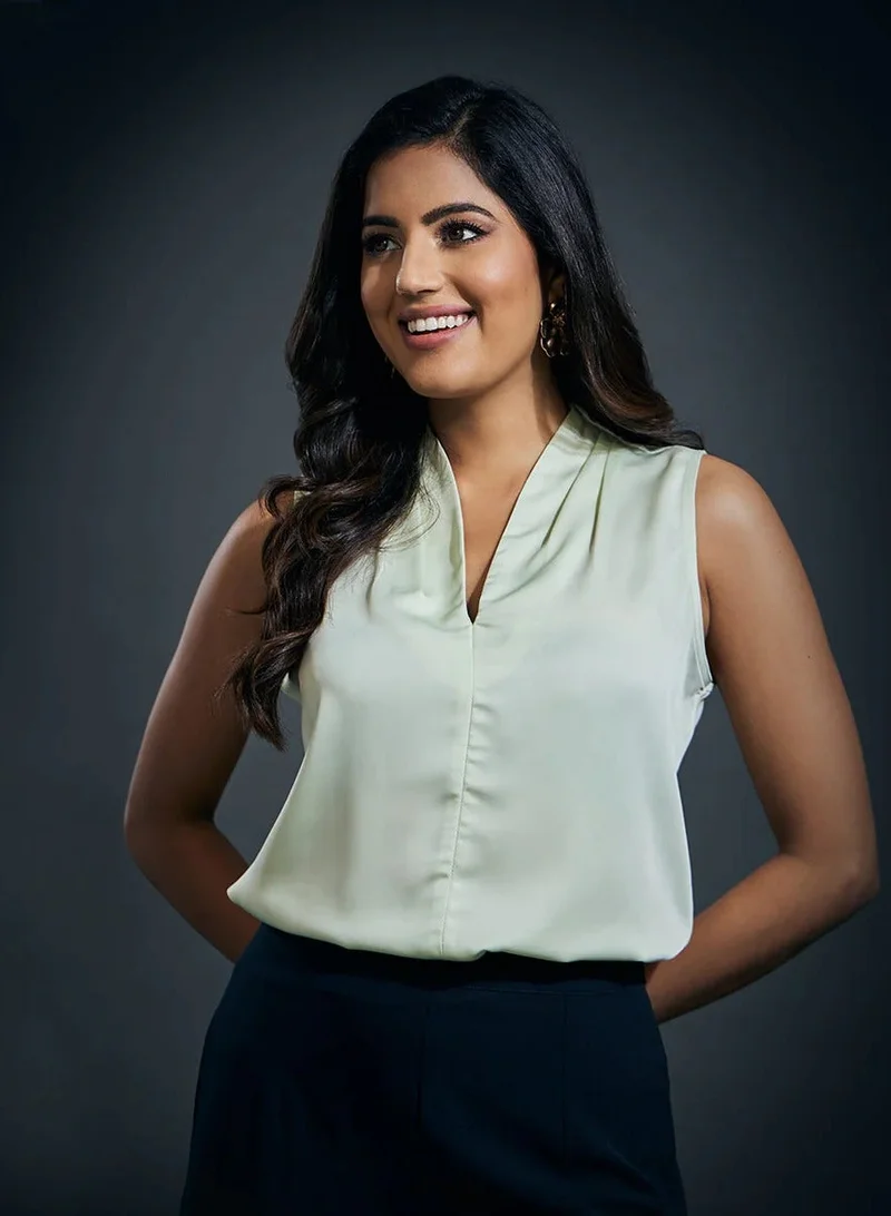 Zigzag Sleeveless Satin Vneck Top - Light Green