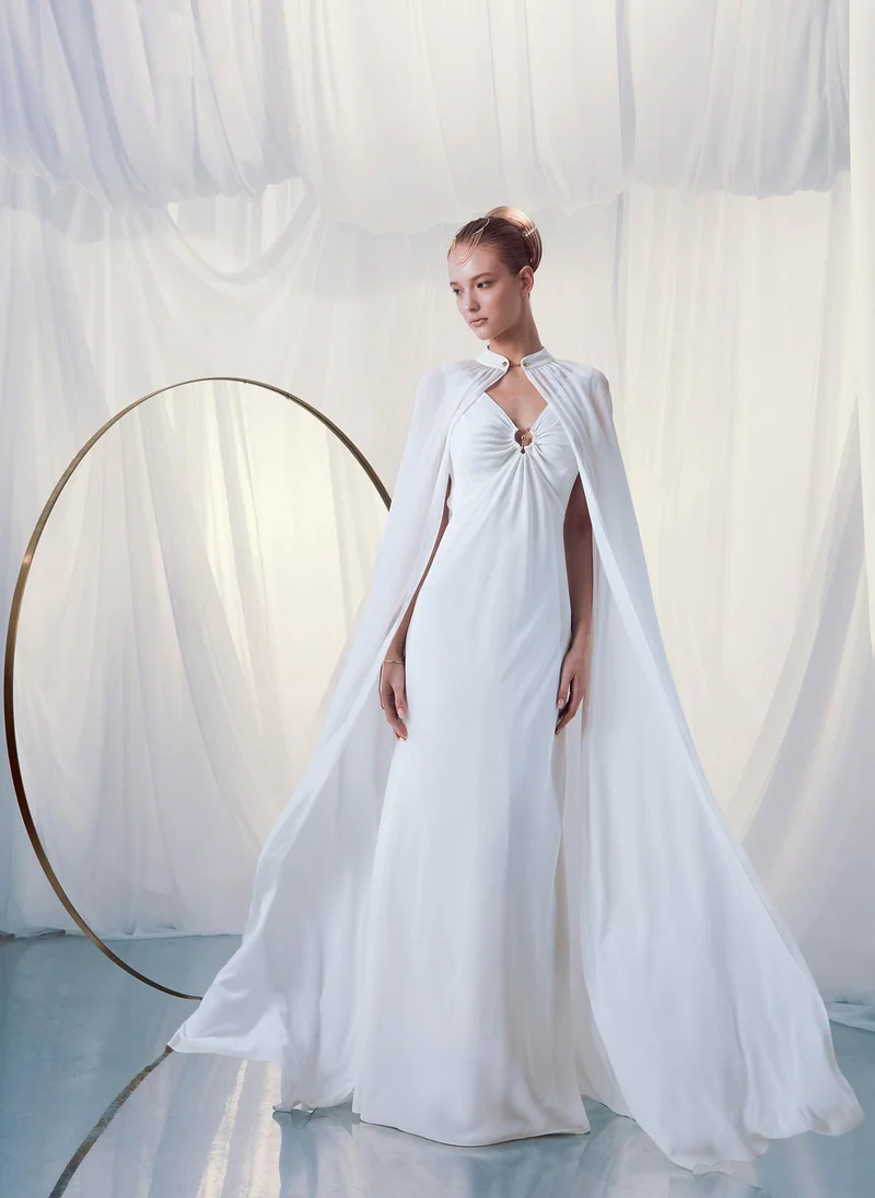 Lichi Long cape with metallic clasp