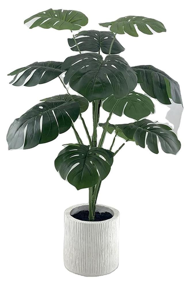 شجرة صناعية مزخرفة