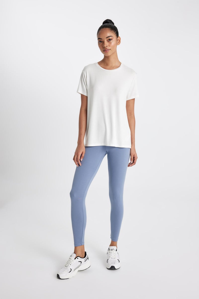 DeFacto Woman DeFactoFit Standard Fit Crew Neck Short Sleeve T  - Image 2