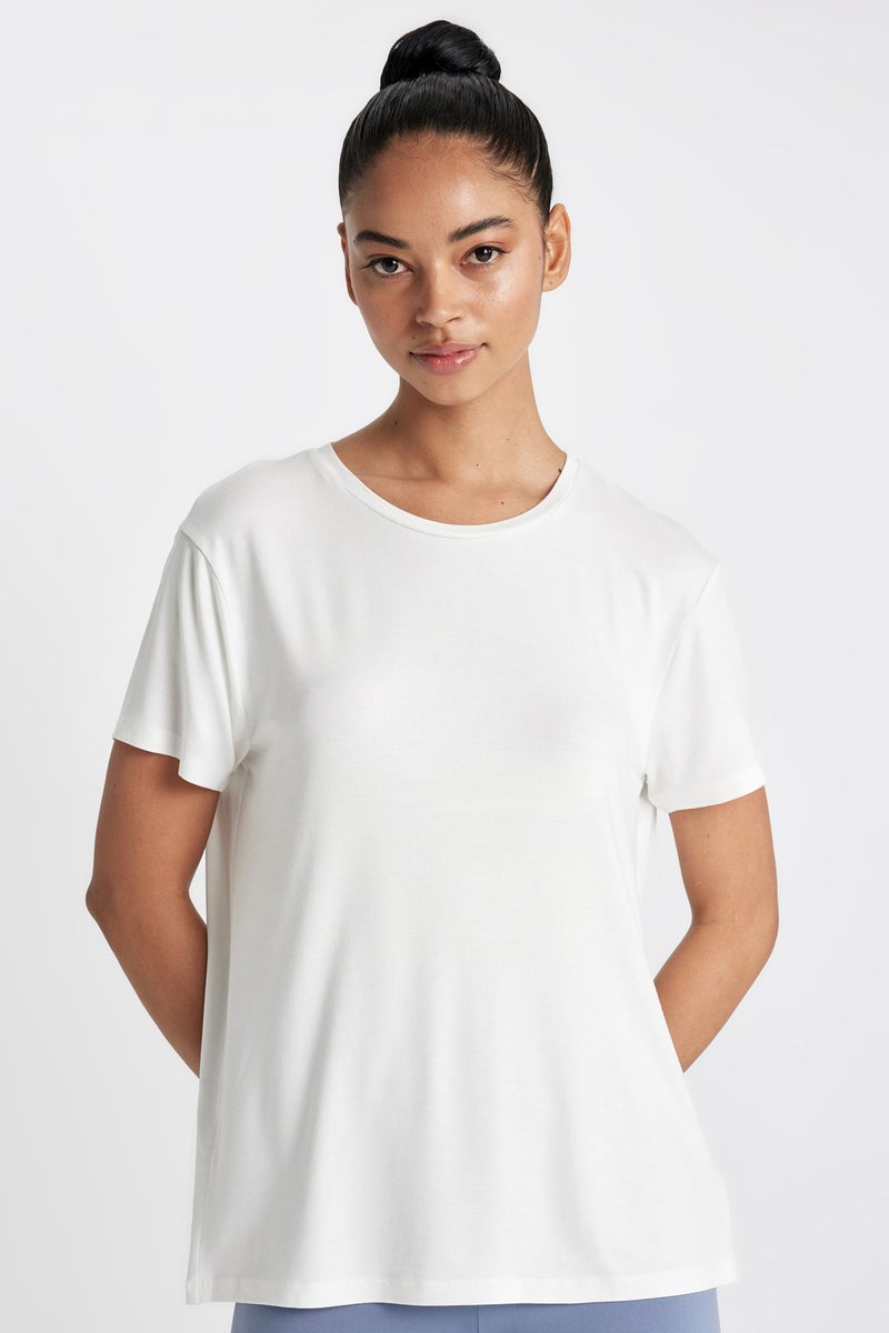 DeFacto Woman DeFactoFit Standard Fit Crew Neck Short Sleeve T  - Image 1