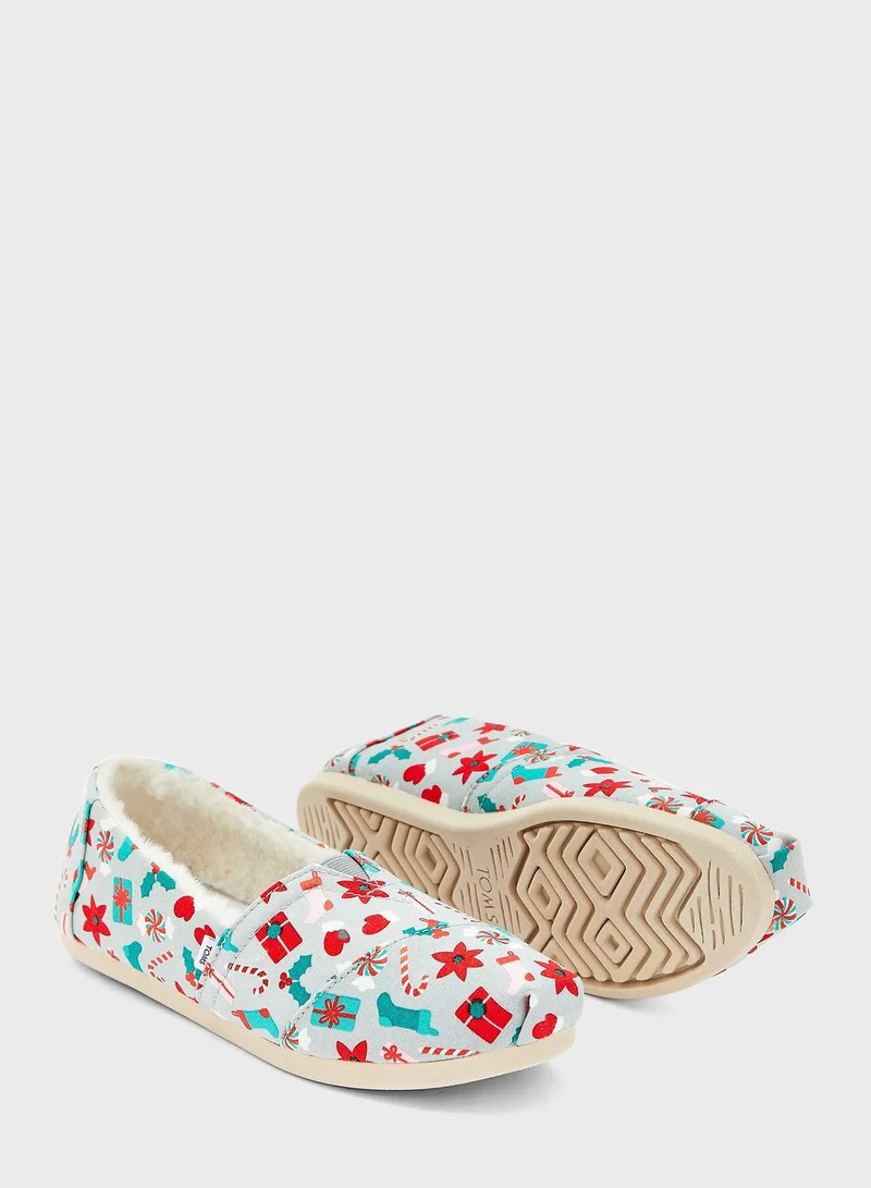 TOMS Ponited Toe Flat Slip Ons