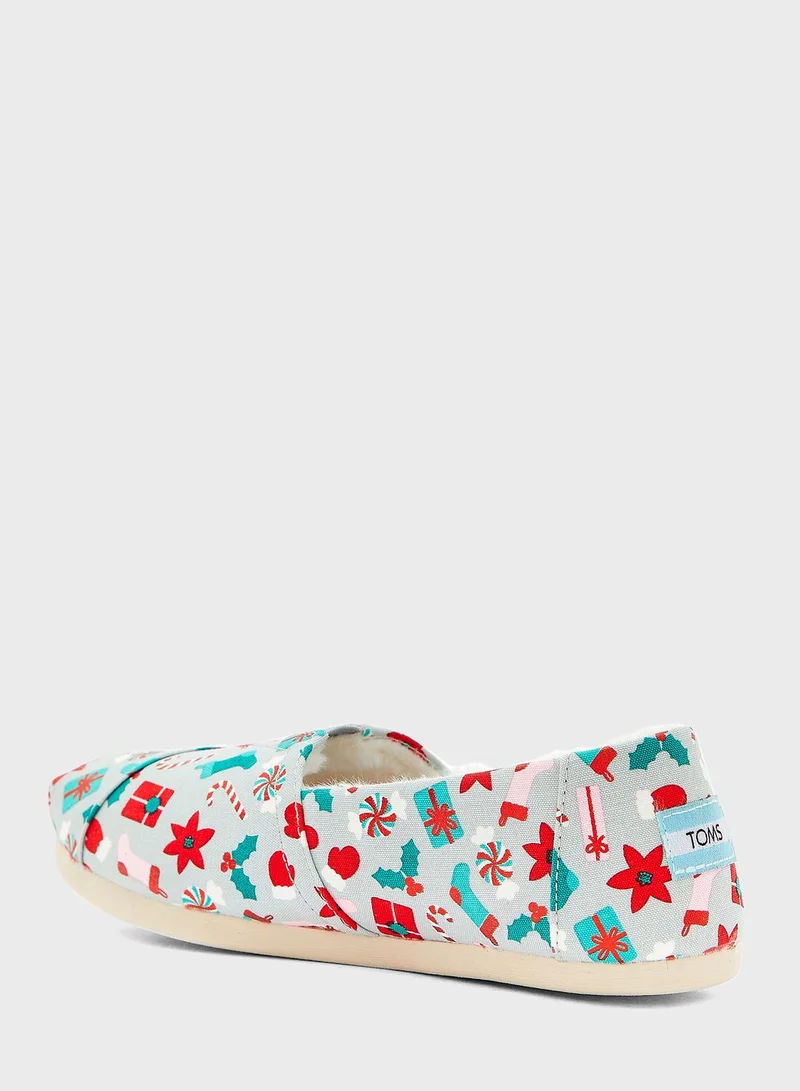 TOMS Ponited Toe Flat Slip Ons