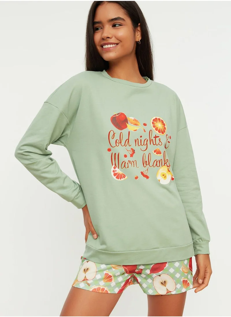 trendyol Graphic Knitted Pyjama Set