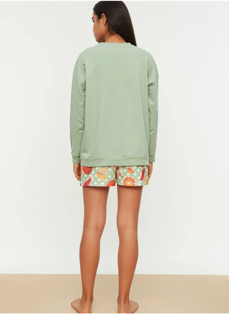 trendyol Graphic Knitted Pyjama Set