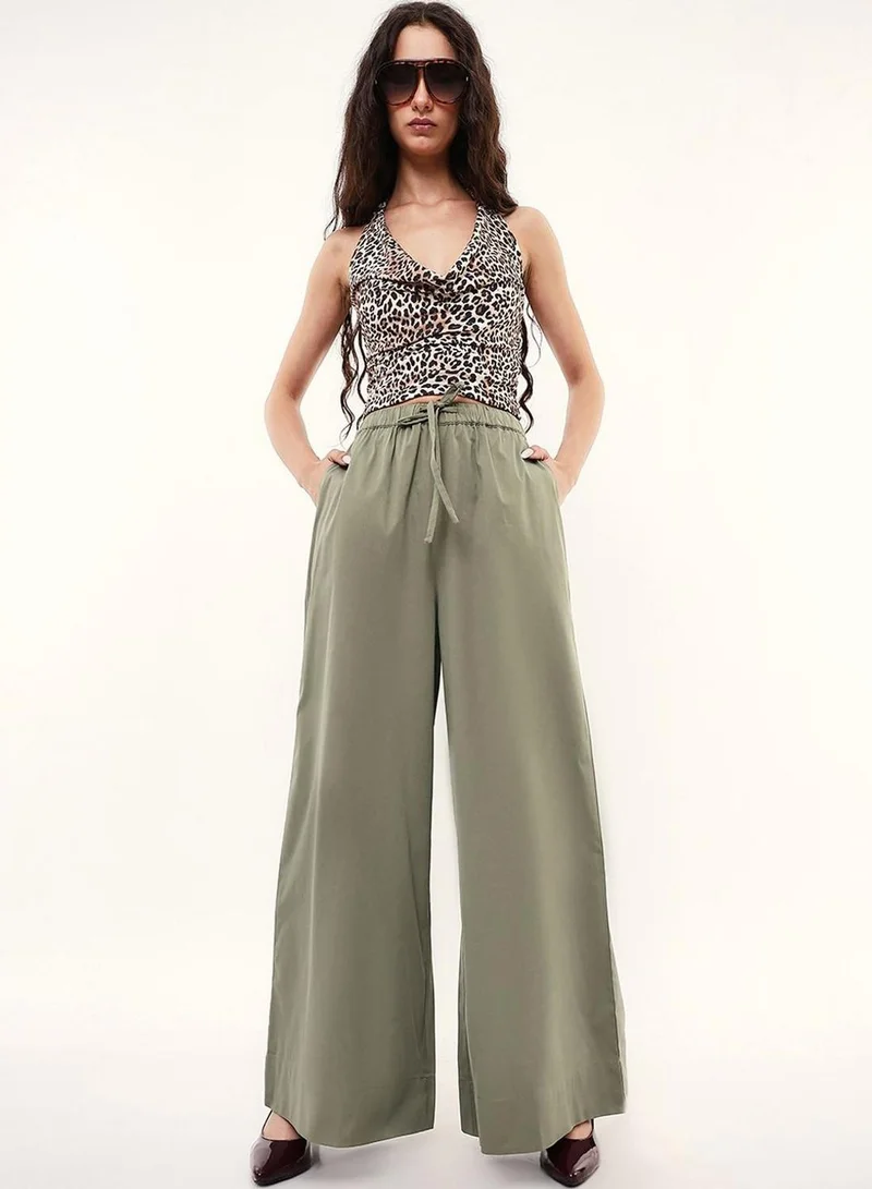 دينيس لينغو Women Pista Poly Solid Full Casual Straight Trouser