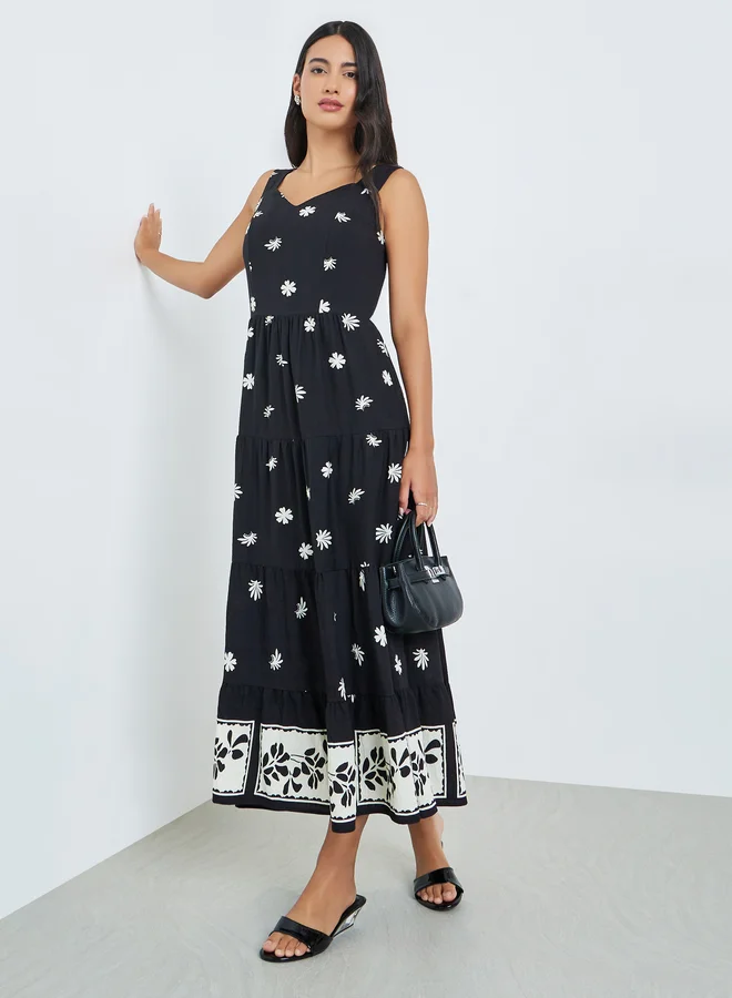 Black Floral Sweatheart Neck Tiered Maxi Dress