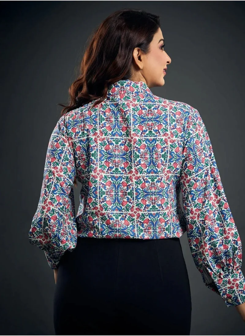 زجزاج قميص أزرق مطبوع بأكمام طويلة وبتفاصيل عند الكف