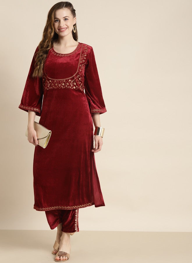 SASSAFRAS Maroon Velvet Kurta for Women - Image 5